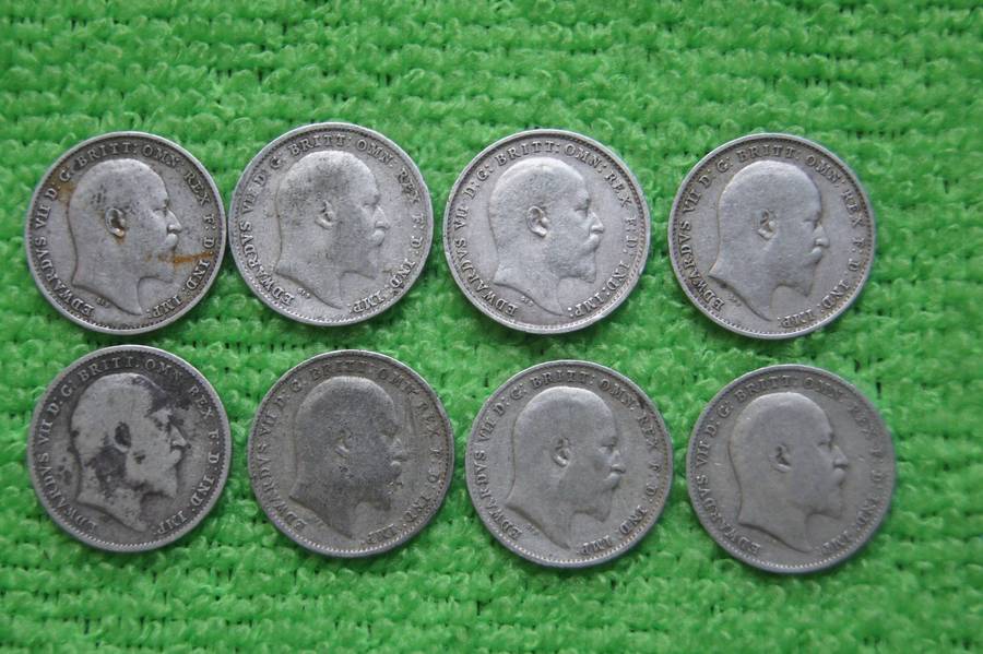 Great Britain 3 Pence Collection - (over 33 actual grams of silver) - 30 Coins