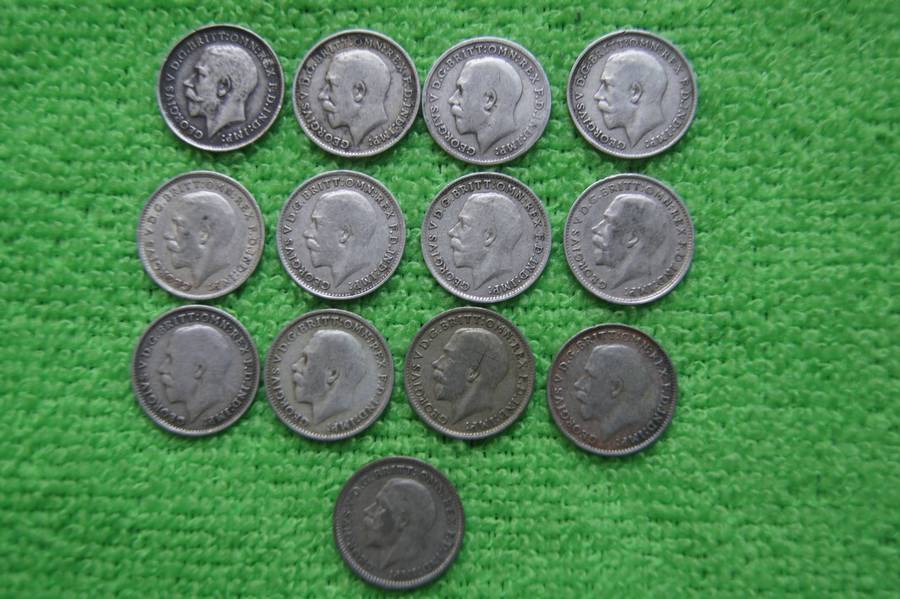 Great Britain 3 Pence Collection - (over 33 actual grams of silver) - 30 Coins