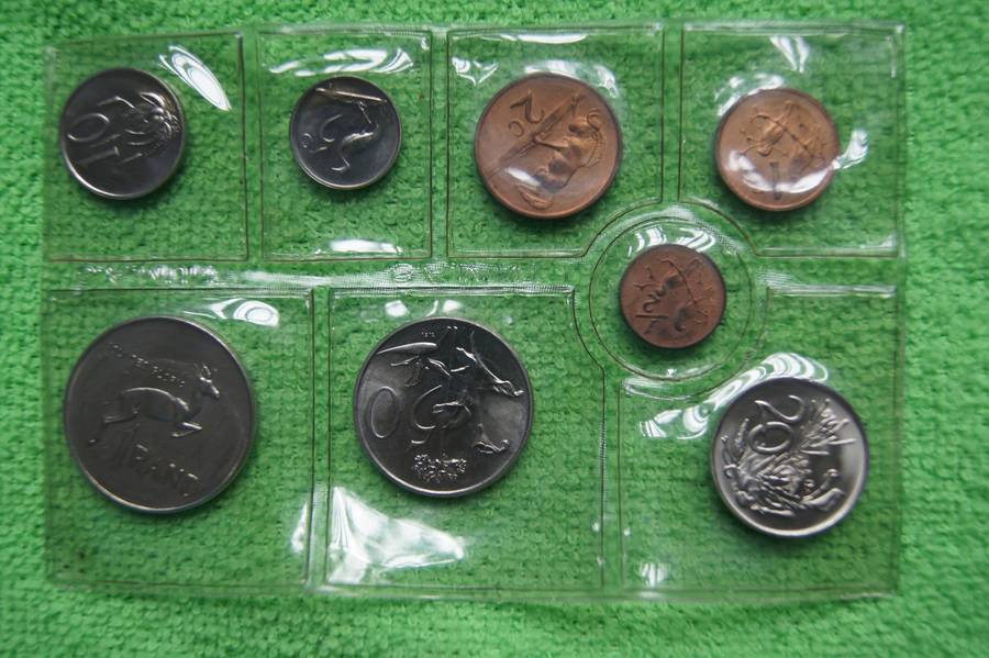 Consecutive Year SA Mint Packs, 1977 and 1978 (Bid per pack to take both)(1978 Rand PL?)