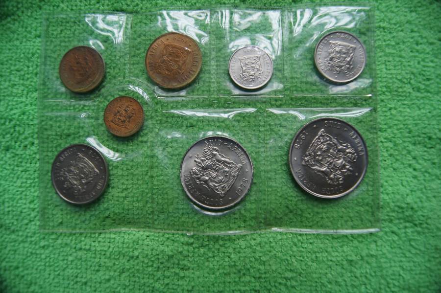 Consecutive Year SA Mint Packs, 1977 and 1978 (Bid per pack to take both)(1978 Rand PL?)