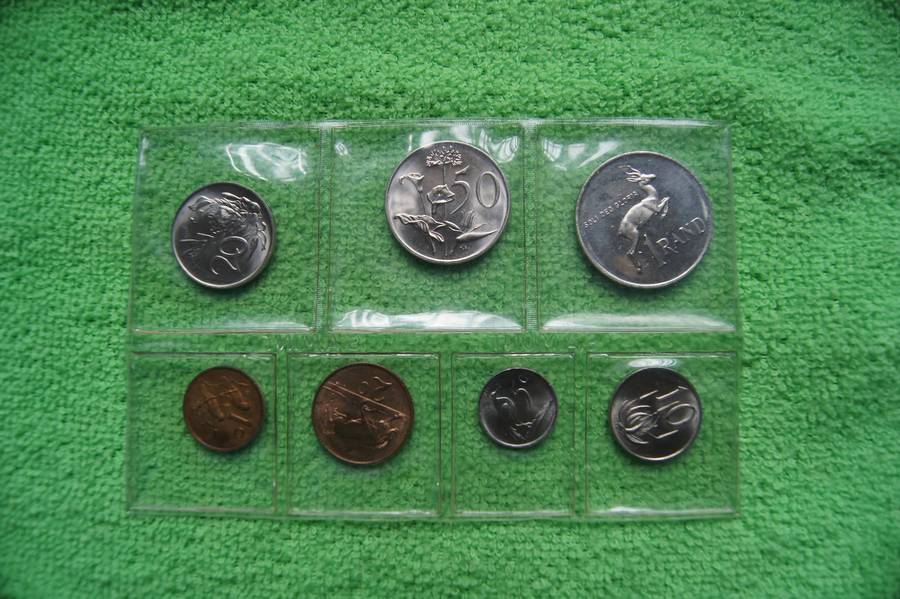 Consecutive Year SA Mint Packs, 1981 and 1982 (Bid per pack to take both)(1982 Rand PL?)