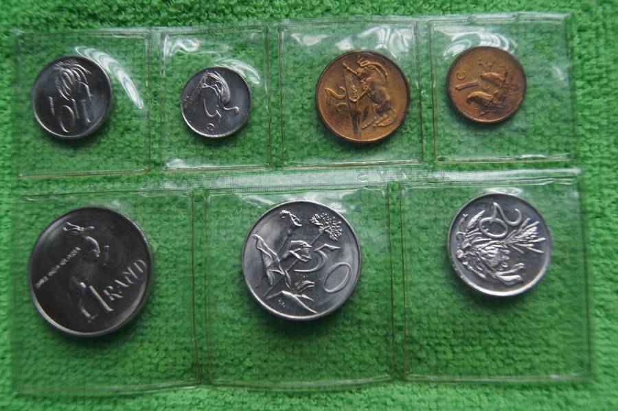 Consecutive Year SA Mint Packs, 1983 and 1984 (Bid per pack to take both)