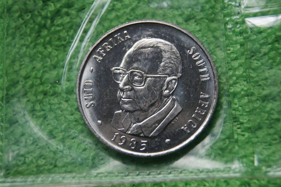 Consecutive Year SA Mint Packs, 1985 and 1986 (Bid per pack to take both)