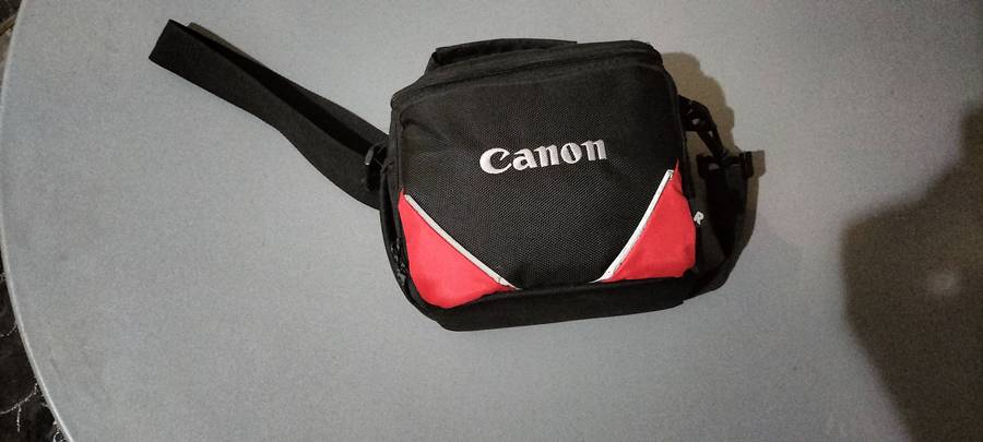 Canon DSLR Camera EOS 1200D (Used)