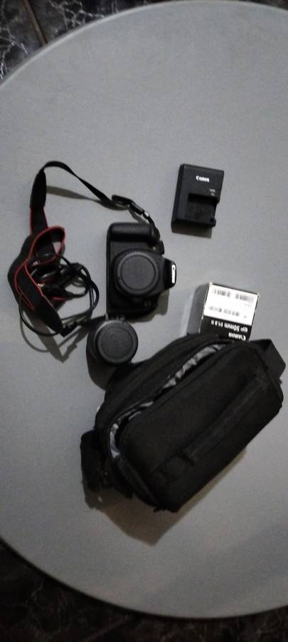 Canon DSLR Camera EOS 1200D (Used)
