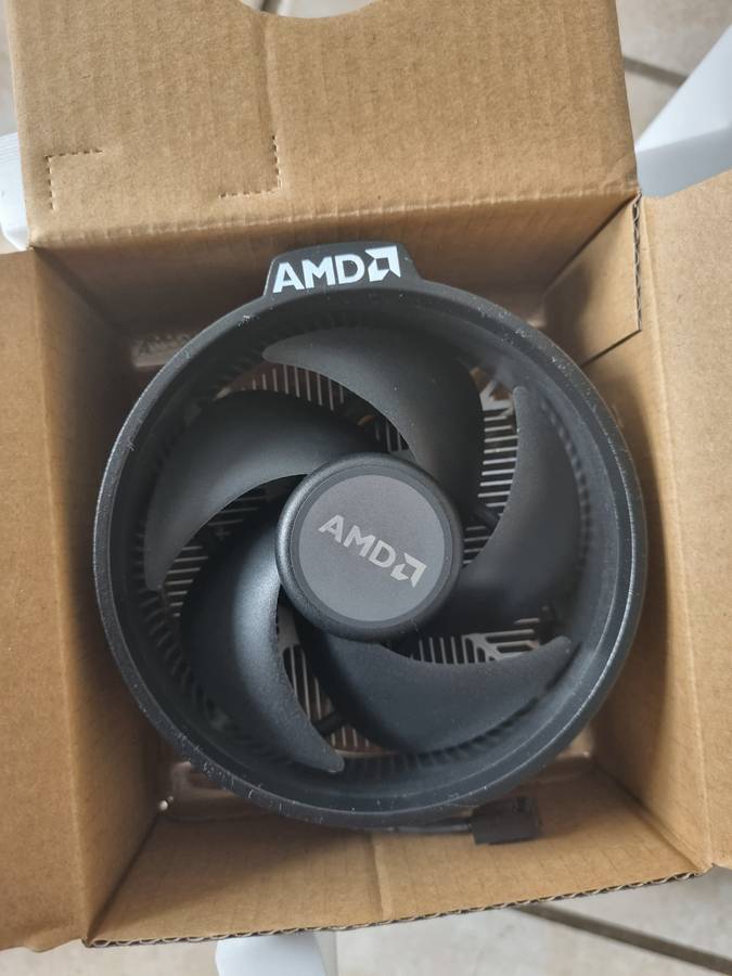 AMD Wraith Stealth Socket AM4 4-Pin Connector CPU Cooler with Aluminium Heatsink