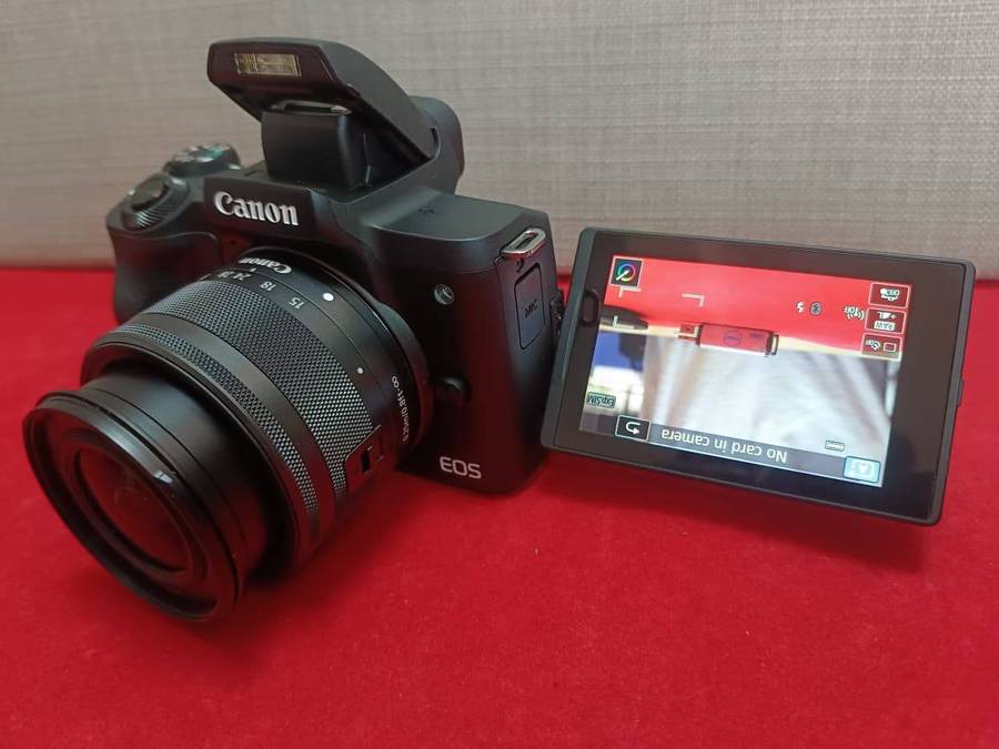 Canon EOS M50 Camera Kit