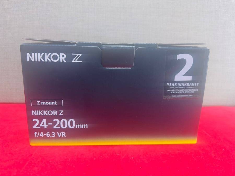 Nikon Z 6II with NIKKOR Z 24-200mm f/4-6.3 VR Lens  Like New (Only 35 Shutter Count)