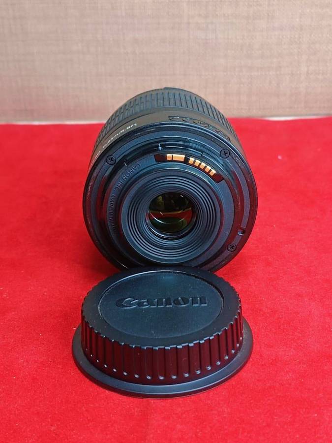 Canon EF-S 18-55mm f/3.5-5.6 III