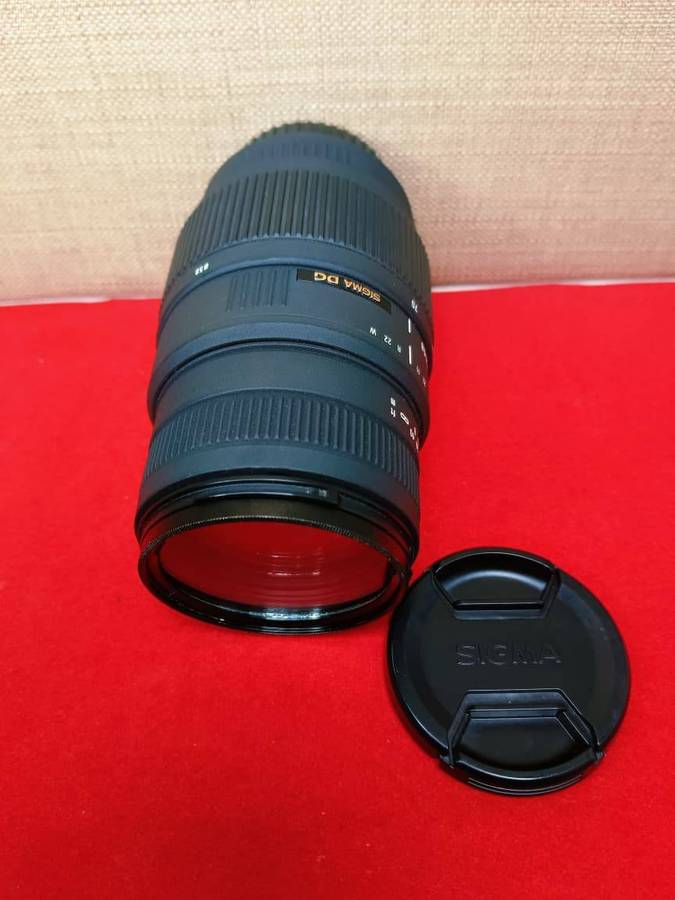 Sigma DG 70-300mm f/4-5.6 Telephoto Zoom Lens  Canon EF Mount