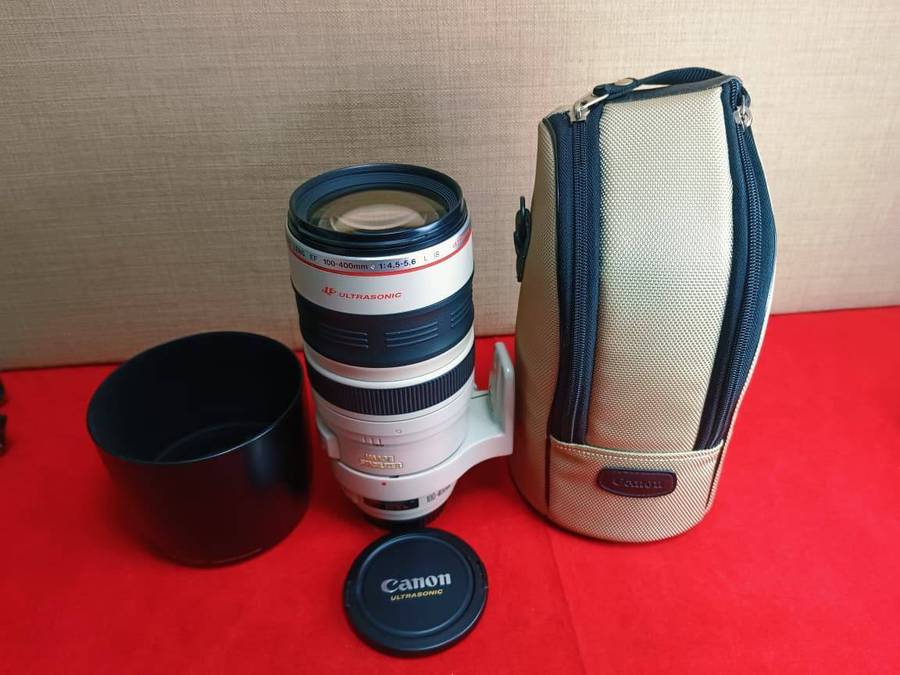 Canon EF 100-400mm f/4.5-5.6L IS USM Telephoto Zoom Lens with Hood, Case & Caps