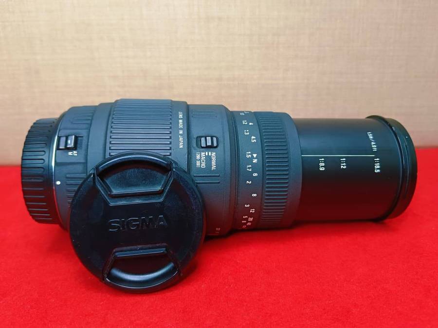 Sigma DG 70-300mm f/4-5.6 Telephoto Zoom Lens  Canon EF Mount