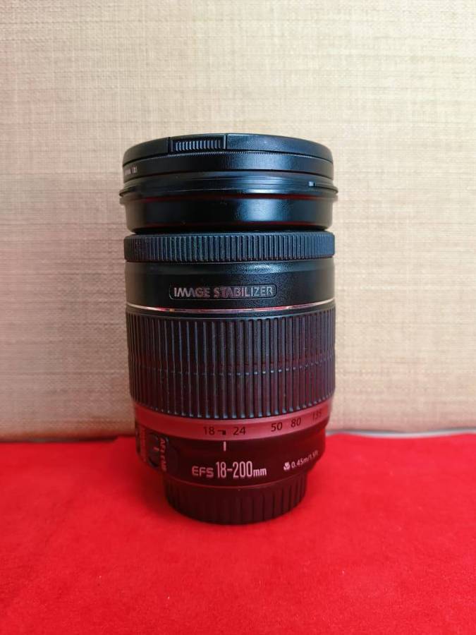 Canon EF-S 18-200mm f/3.5-5.6 IS Standard Zoom Lens