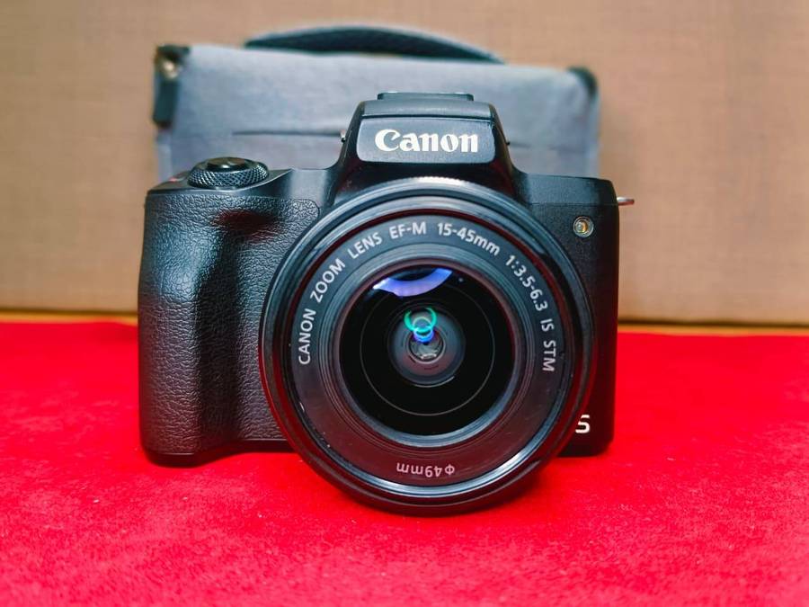 Canon EOS M50 Mirrorless Camera Kit