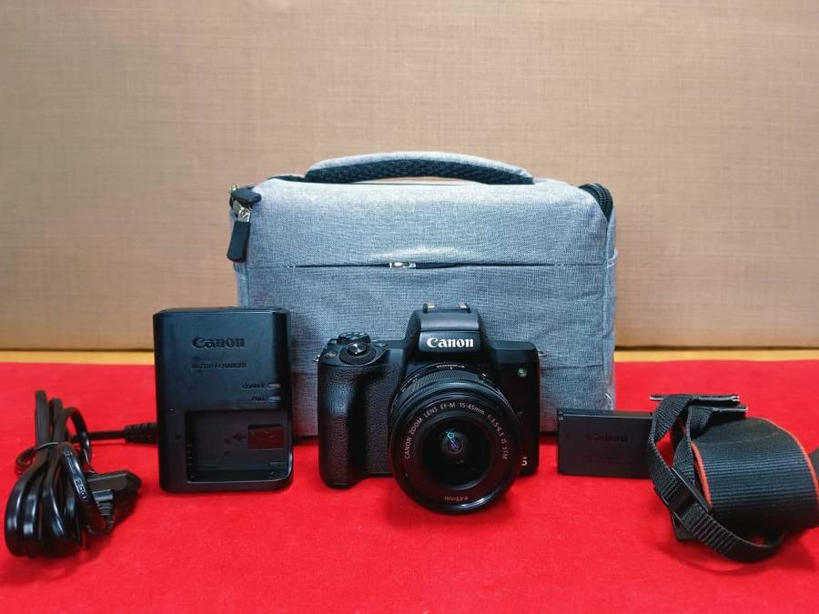 Canon EOS M50 Mirrorless Camera Kit