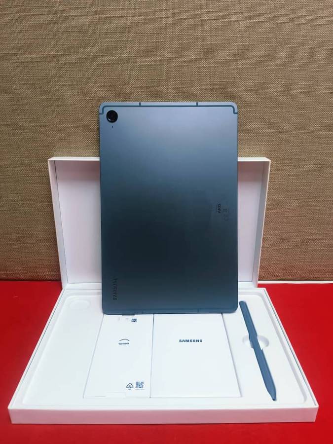 Samsung Galaxy Tab S9 FE 5G  128GB with S Pen (Like New)