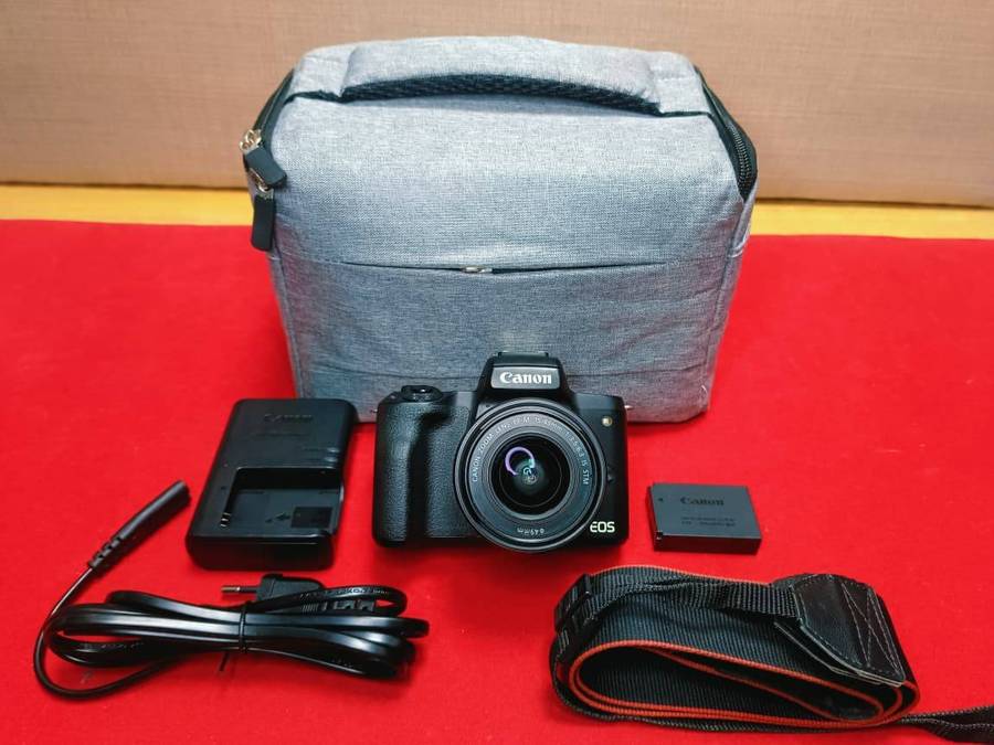 Canon EOS M50 Mirrorless Camera Kit