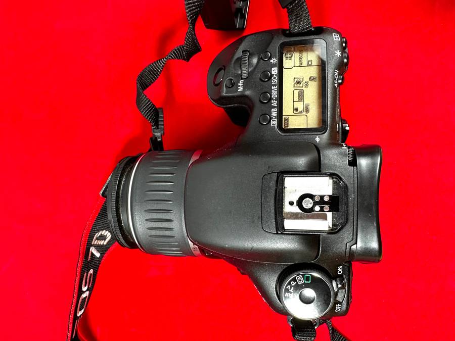 Canon EOS 7D DSLR camera with lens & Accessories  * Canon EOS 7D DSLR Body * Canon 18-55mm kit len