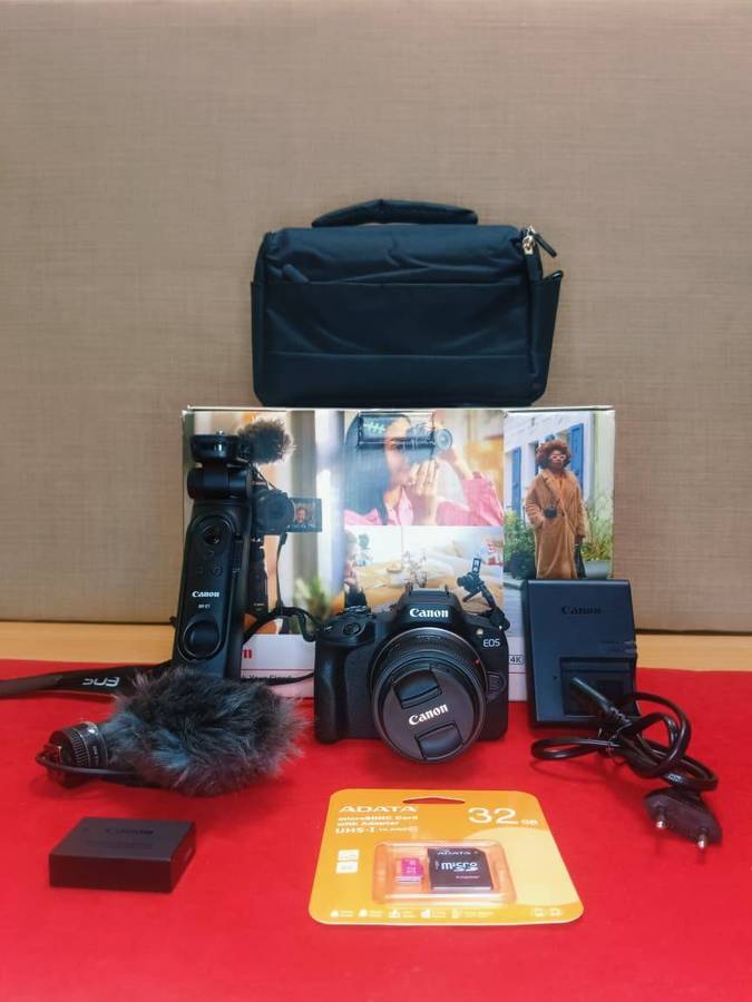 Canon EOS R50 Vlogger Kit with RF-S 18-45mm Lens, Tripod Grip & Mic