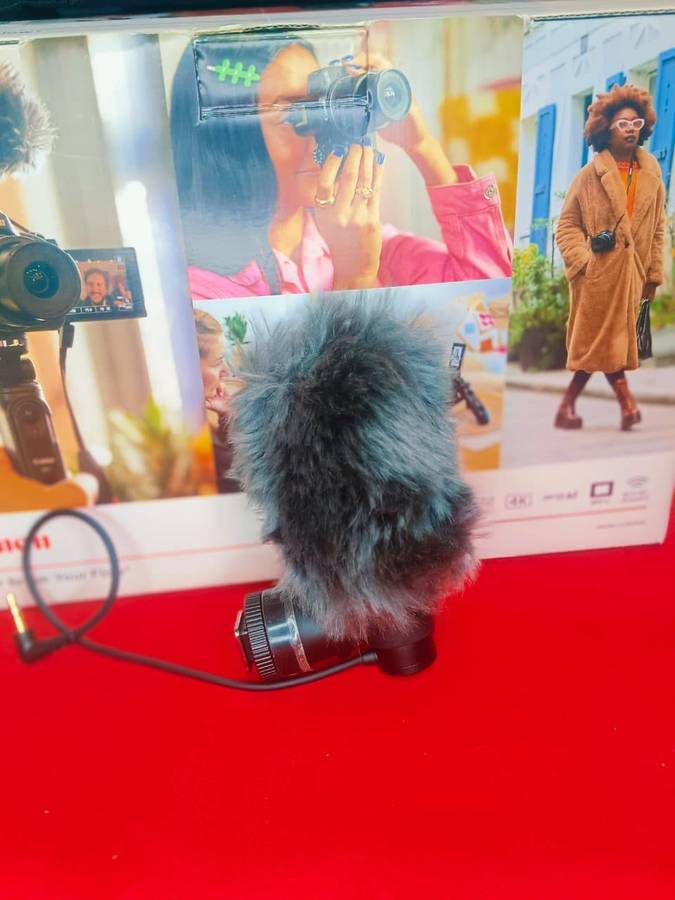 Canon EOS R50 Vlogger Kit with RF-S 18-45mm Lens, Tripod Grip & Mic