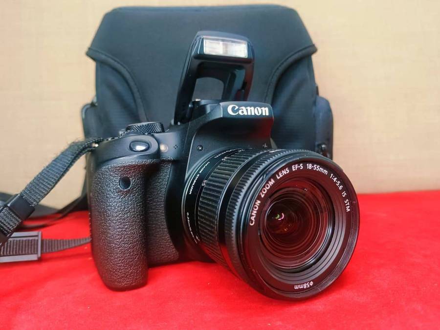Canon EOS 800D DSLR Camera Bundle
