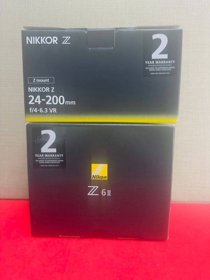 Nikon Z 6II with NIKKOR Z 24-200mm f/4-6.3 VR Lens  Like New (Only 35 Shutter Count)