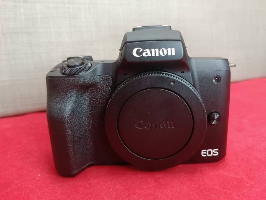 Canon EOS M50 Camera Kit