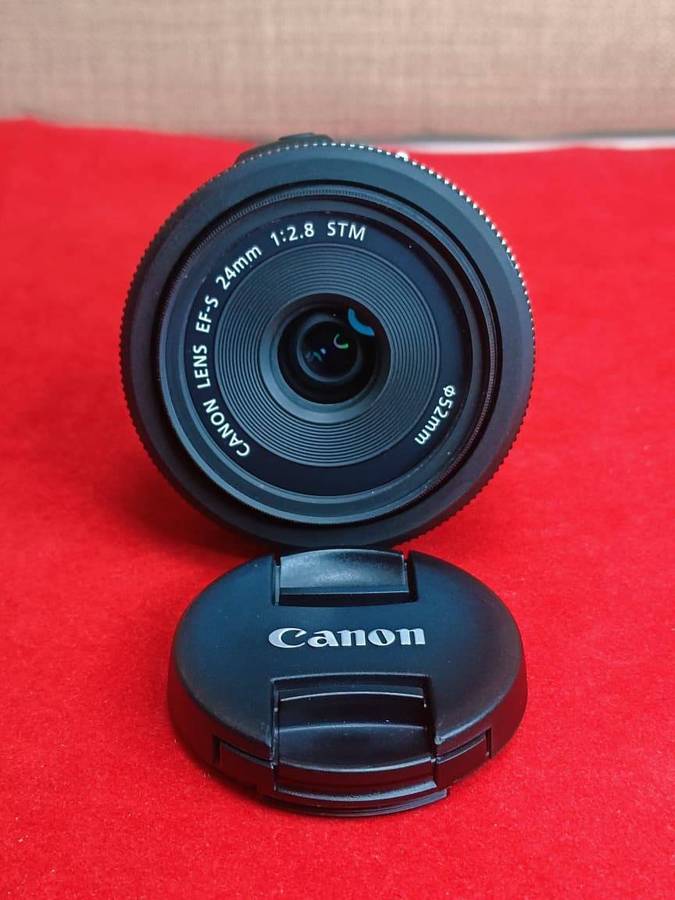 Canon EF-S 24mm f/2.8 STM Pancake Lens