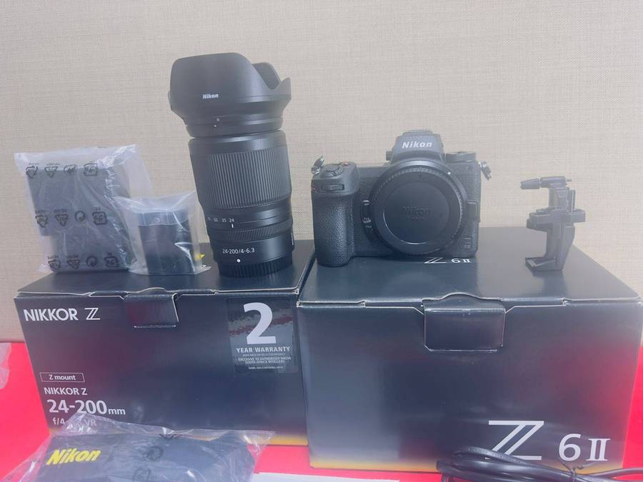 Nikon Z 6II with NIKKOR Z 24-200mm f/4-6.3 VR Lens  Like New (Only 35 Shutter Count)