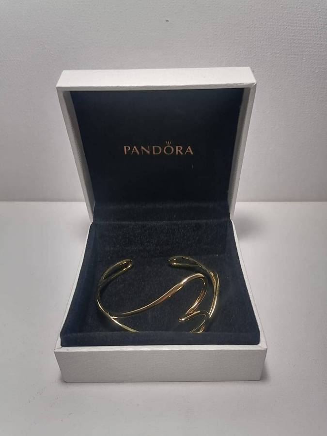 ***Organically Shaped Heart Bangle SKU: 563808C00***