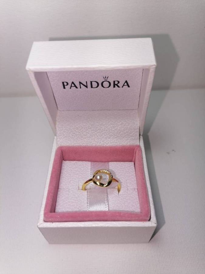 ***Pandora Organically Shaped Pavé Circle & Treated Freshwater Cultured Pearl Ring ***