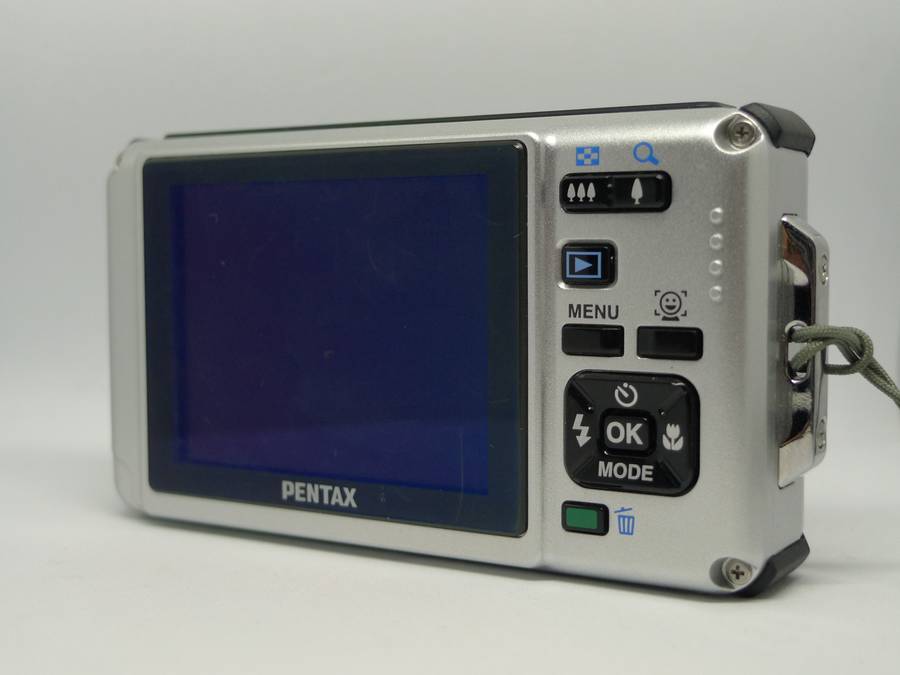 Pentax Optio W80 - 12 Megapixels - 5x Optical Zoom - 16GB SD Card Included