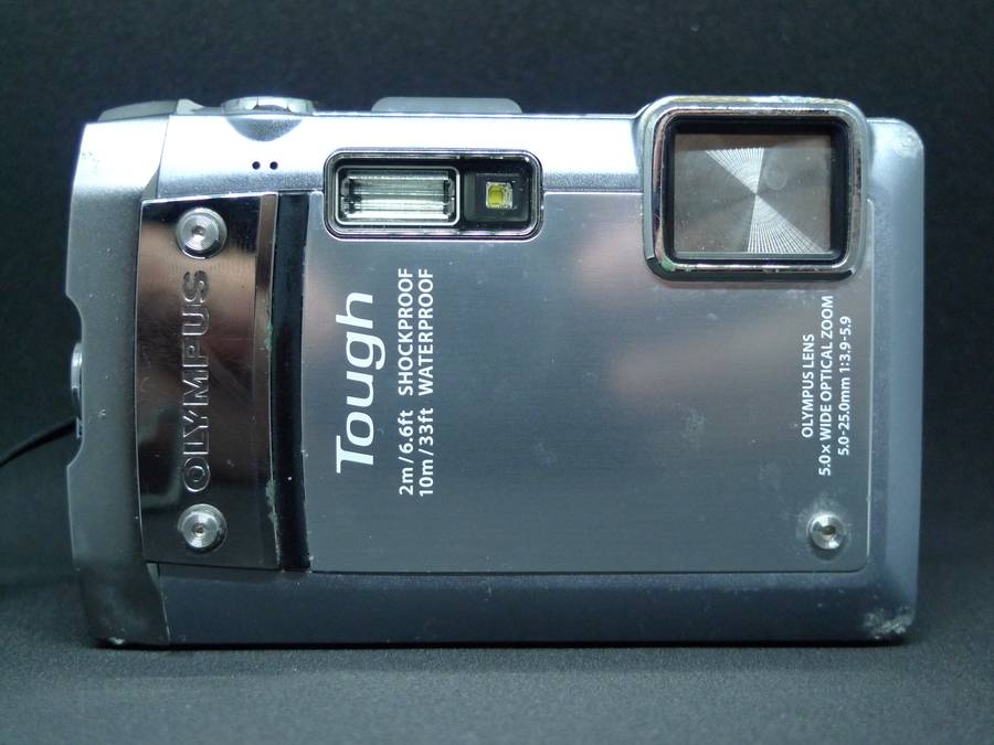 Olympus Tough TG810 - 14 Megapixel - 5x Optical zoom