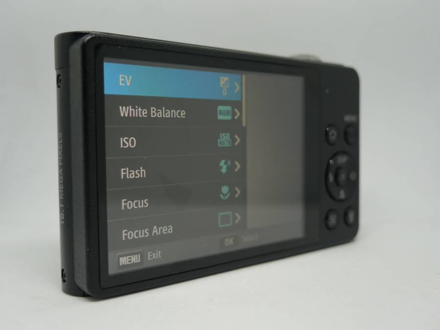 Samsung DV300F - 16 Megapixels - 5x Optical Zoom - WiFi