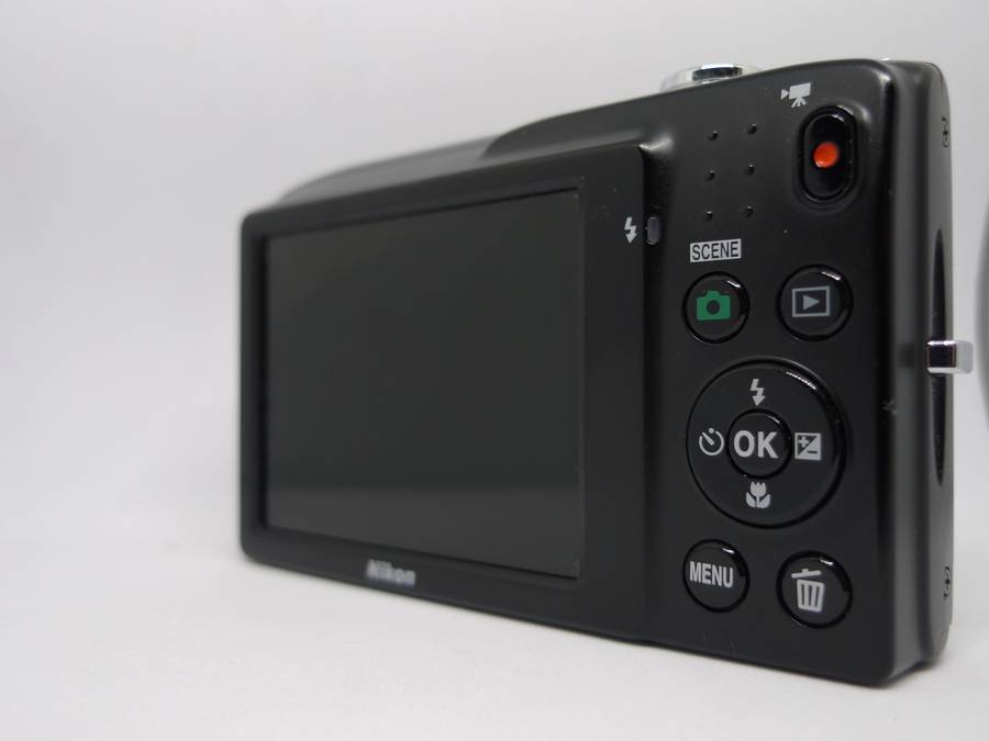 Nikon Coolpix S2700 - 16 Megapixels - 6x Optical Zoom