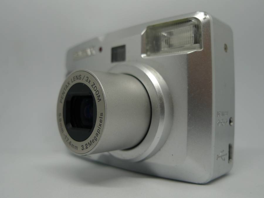 Pentax Optio 30 - 3x Optical Zoom - 3 Megapixels