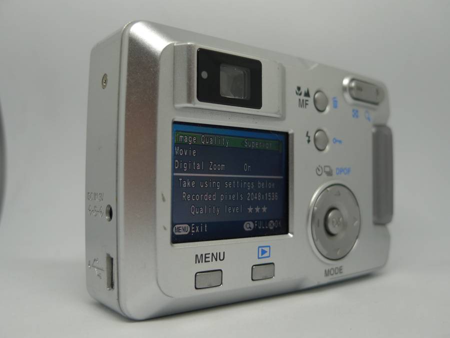 Pentax Optio 30 - 3x Optical Zoom - 3 Megapixels