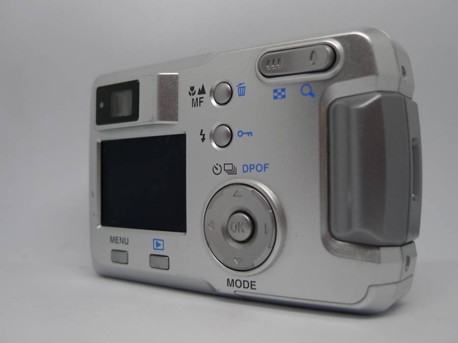 Pentax Optio 30 - 3x Optical Zoom - 3 Megapixels