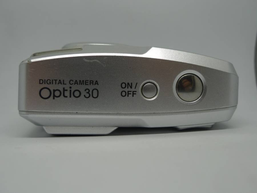 Pentax Optio 30 - 3x Optical Zoom - 3 Megapixels