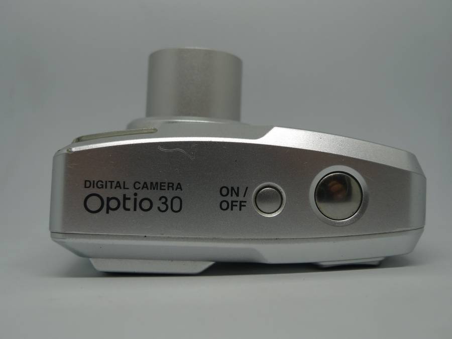 Pentax Optio 30 - 3x Optical Zoom - 3 Megapixels