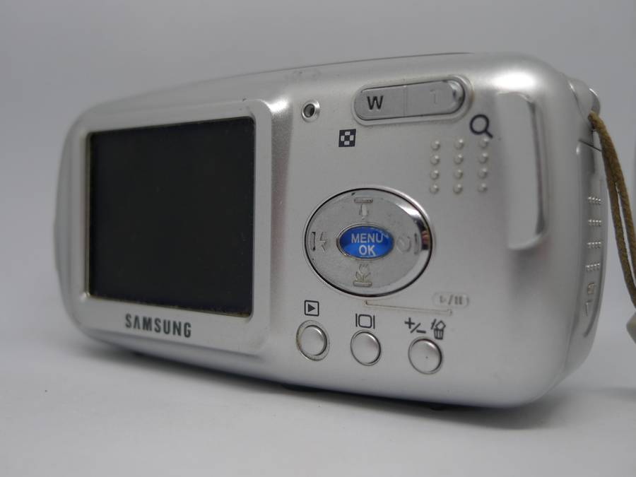 Samsung Digimax A400 - 4 megapixels - 3x optical zoom