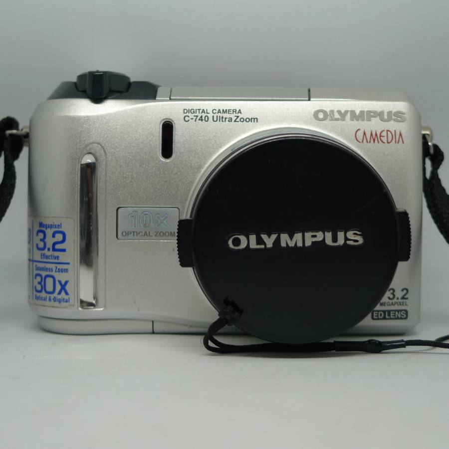 Olympus C740 | 10x Optical Zoom | 3.2 Megapixels