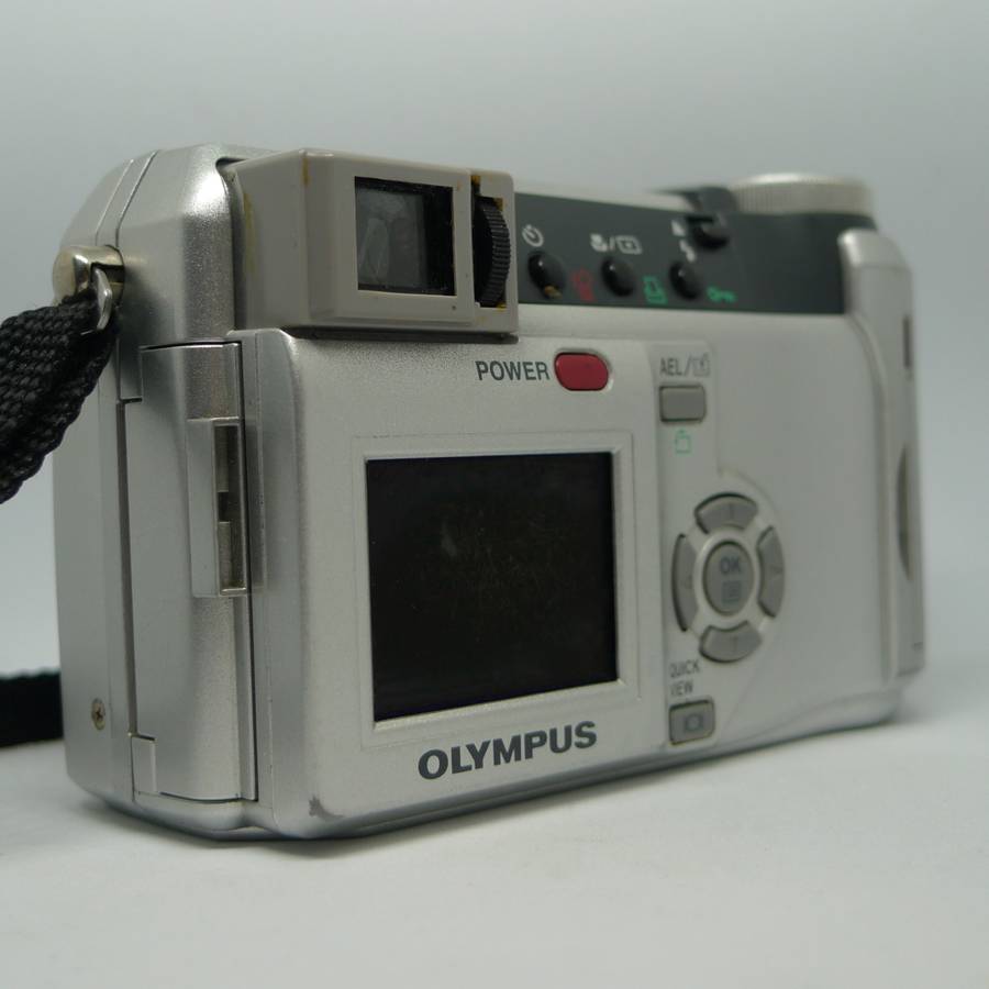 Olympus C740 | 10x Optical Zoom | 3.2 Megapixels