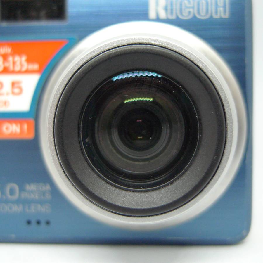Ricoh Caplio R2 - 5 Megapixels - 4.8x Optical Zoom