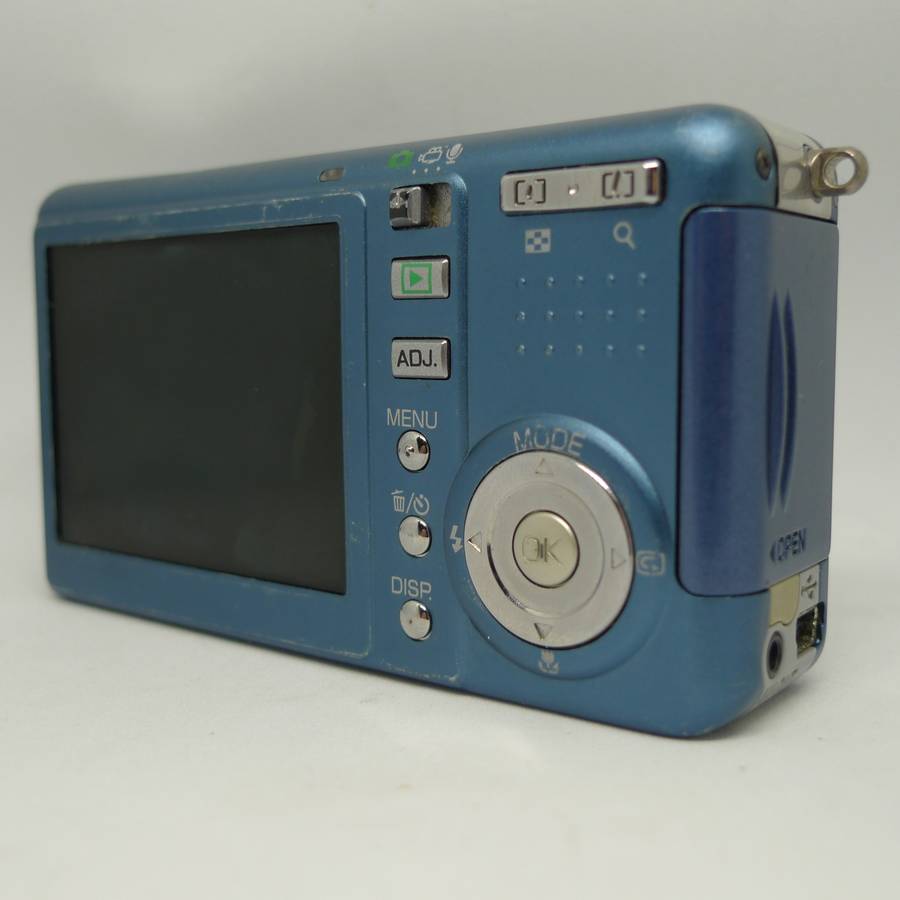Ricoh Caplio R2 - 5 Megapixels - 4.8x Optical Zoom
