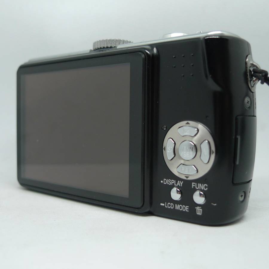 Panasonic Lumix TZ3 - 10x Optical Zoom - 7.2 Megapixels