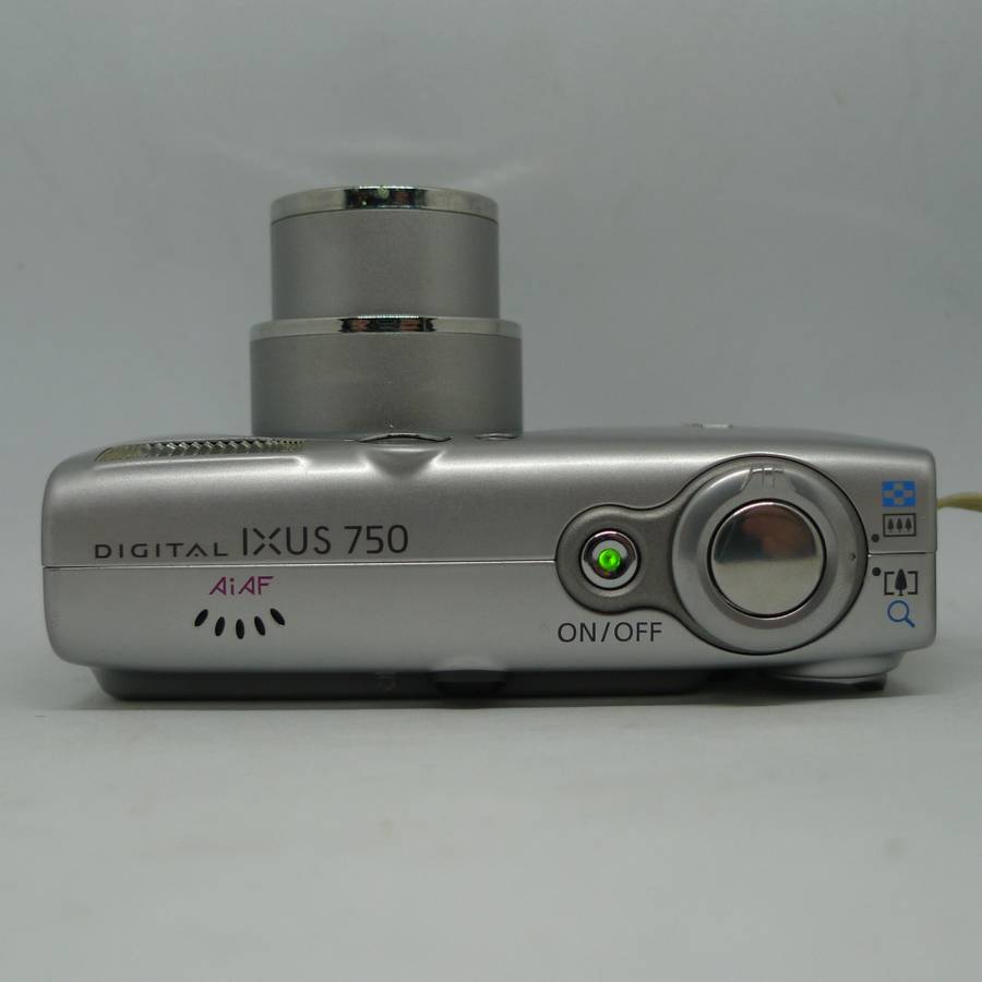 Canon IXUS 750 - 7.1 Megapixels -  3x Optical Zoom