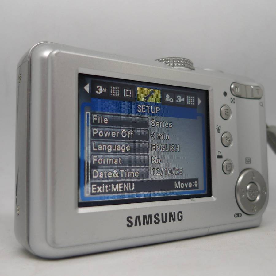 Samsung Digimax S500 - 5.1 Megapixels - 3x Optical Zoom