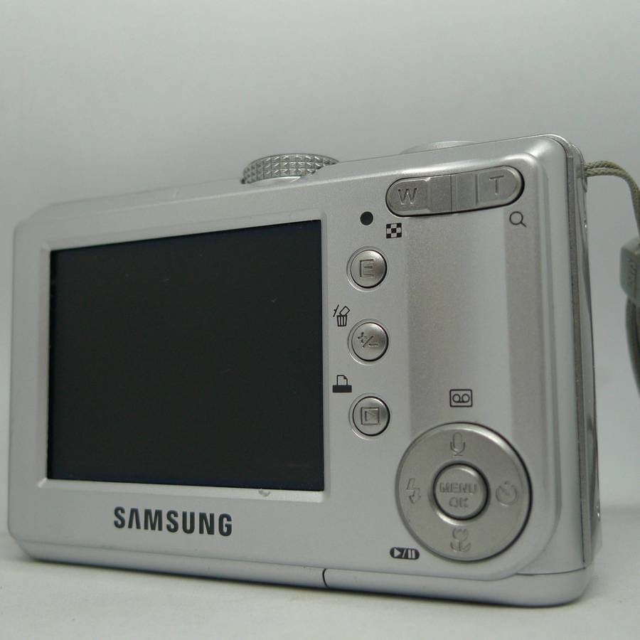 Samsung Digimax S500 - 5.1 Megapixels - 3x Optical Zoom