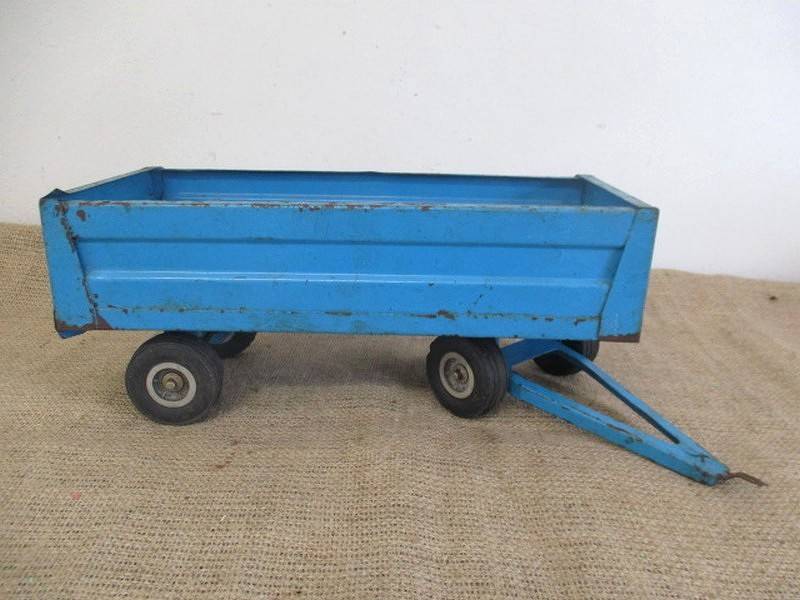 Highly Collectable Vintage "Strike" Steerable Farm Trailer With Bulk Sides